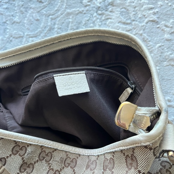 Authentic Gucci GG Canvas and Leather Abbey Messenger Bag - Picture 4 of 16